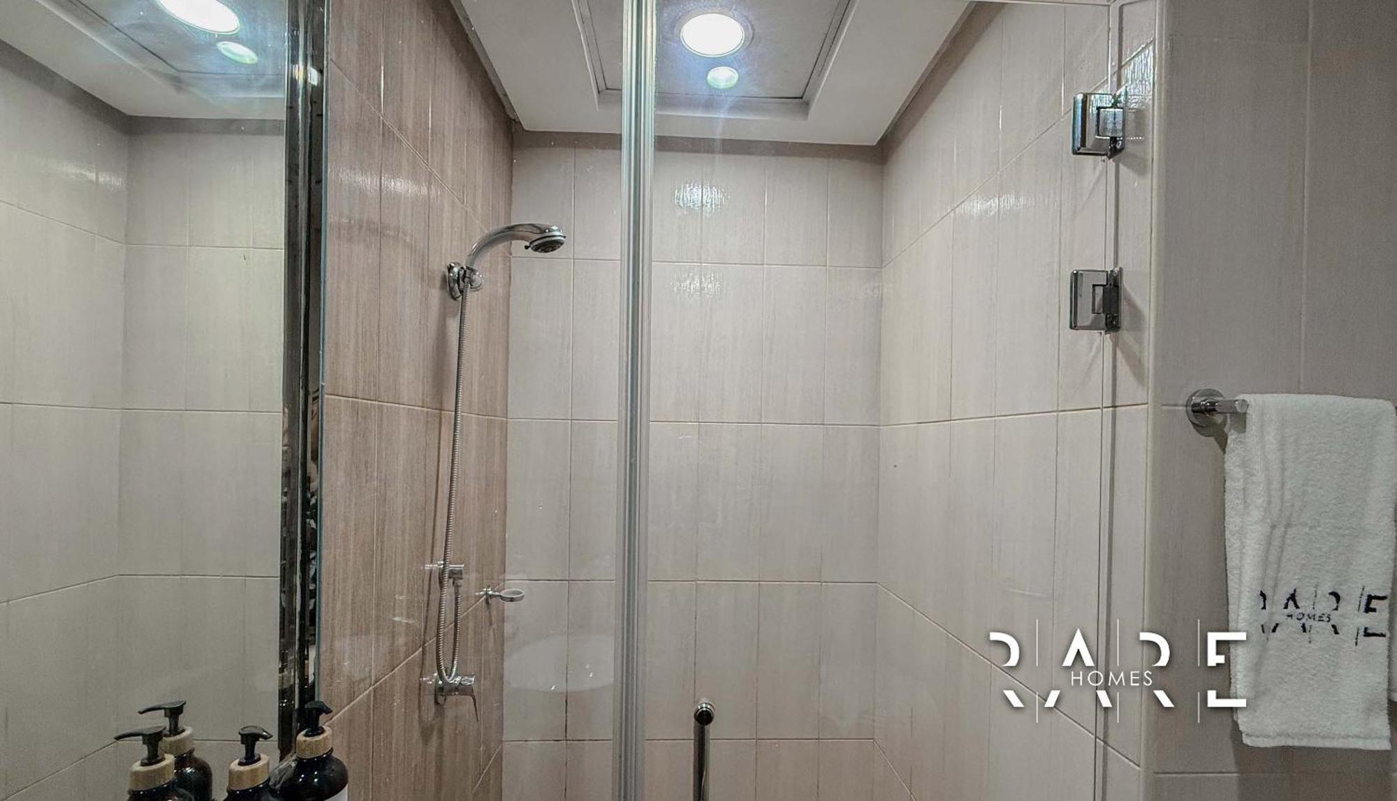 Rare Homes - Jumeirah Village Circle - Near Circle Mall - Botanica Tower - R105 Apartment *